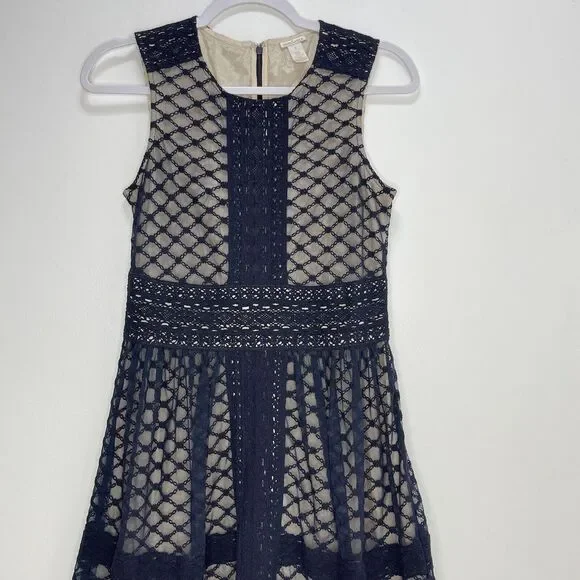 Sundance Dress Women's Blue Embroidered Mesh In Diamond Floral Pattern Sz 2 - Picture 3 of 10